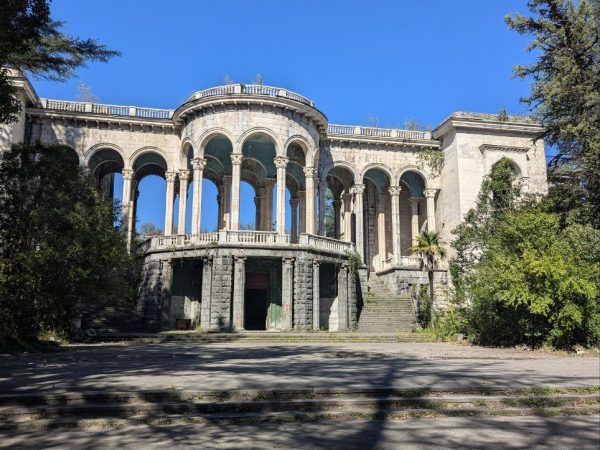 Экскурсия из Батуми — Заброшки Цхалтубо + Кутаиси + Серный источник